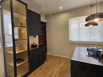3 Bedroom Flat & Apartment