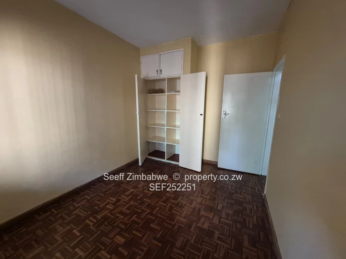 Modern 3-Bedroom Townhouse in Greystone Park, Gaydon Heights — 8-Unit Complex