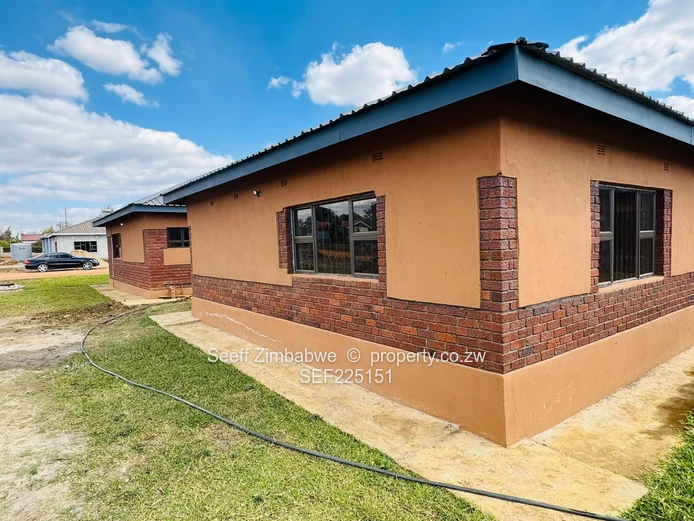 Modern 3 bed Garden Flat in Daylesford-Gweru