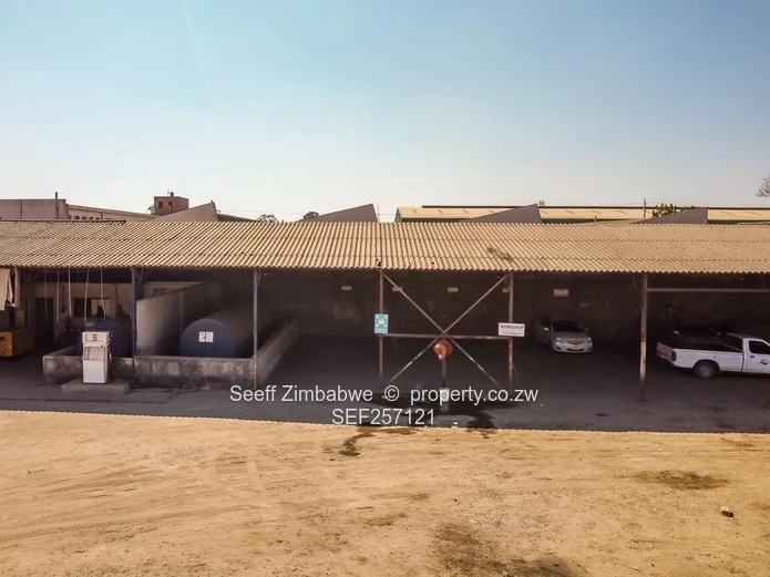 Walled Willowvale Industrial Park: 5000m², Offices & Workshop