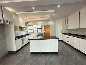 3 Bedroom Flat & Apartment