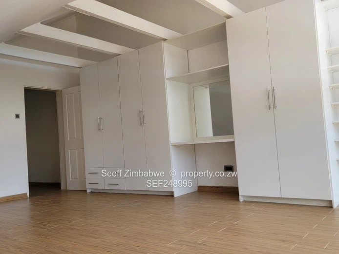 Modern 4-Bed Cluster Home — Private Garden, Pool, Gym, Close to Reekworth School