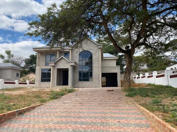 6 Bedroom Flat & Apartment