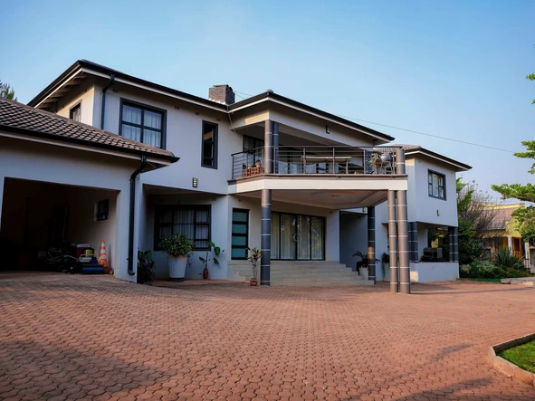6 Bedroom House