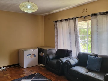 2 Bedroom Flat & Apartment