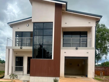 4 Bedroom Flat & Apartment