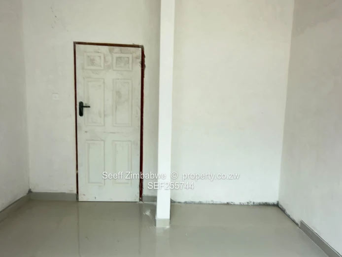 Spacious 5-Bedroom Executive Property with 3-Bedroom Cottage
