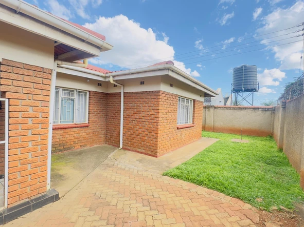 Spacious Family Home in Dawnview Park, Harare - 5 Beds, 2 Baths!