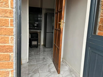 6 Bedroom House