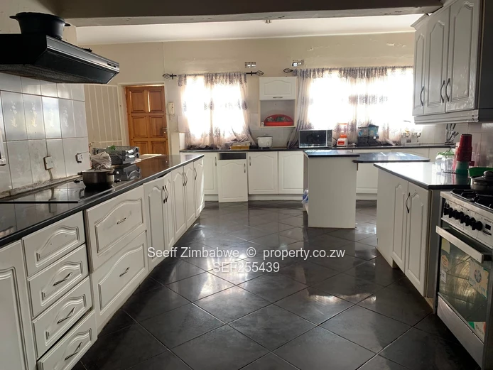 Eastlea: 5-Bed Family Home Forsale