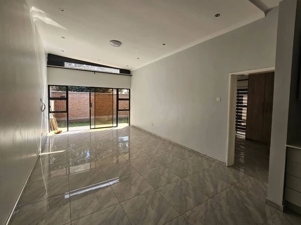 3 Bedroom Flat & Apartment