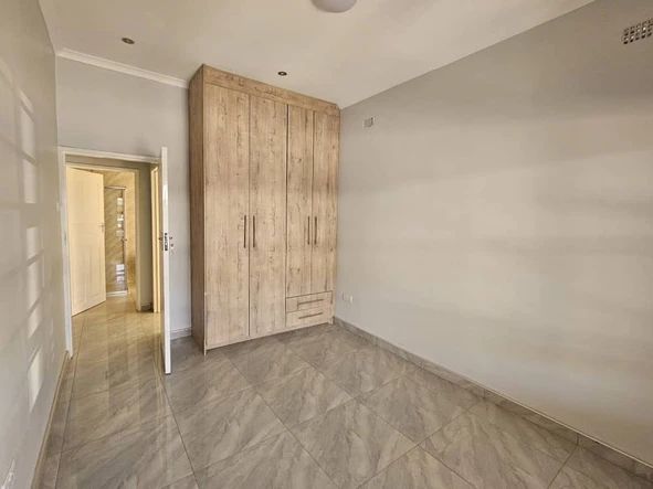 3 Bedroom Flat & Apartment