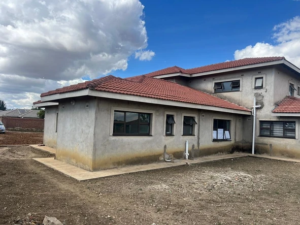 6 Bedroom House