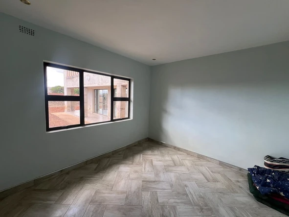 6 Bedroom House