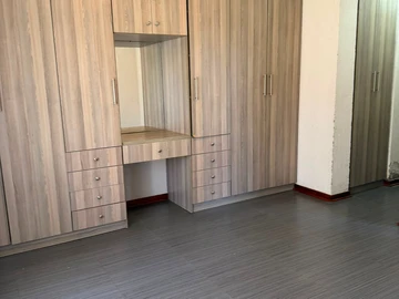 4 Bedroom Flat & Apartment