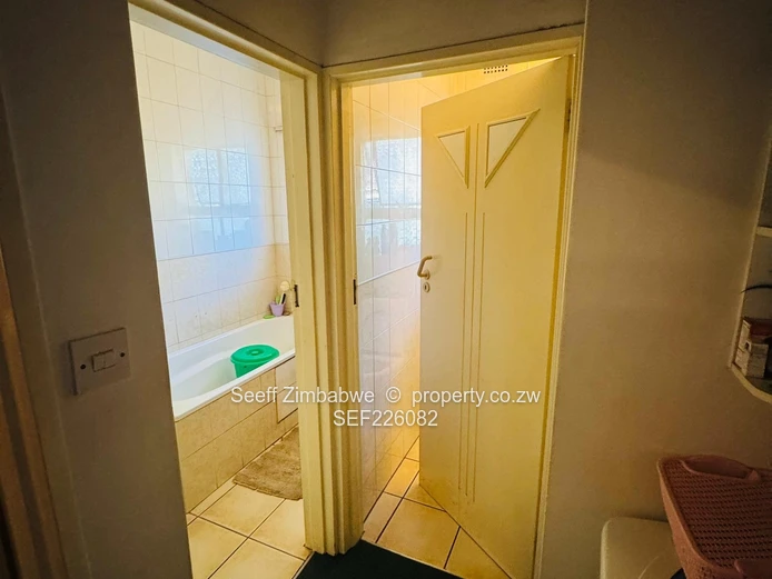 Stylish 2 Bedroom Garden Apartment in Prime Kensington (Sole Mandate)