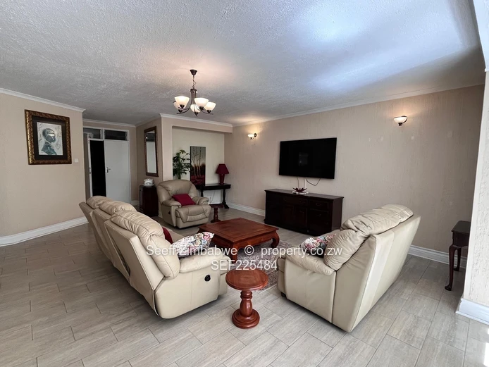Luxury Living in the Heart of Harare: Fully Furnished Mid-Tower Apartment for Rent!