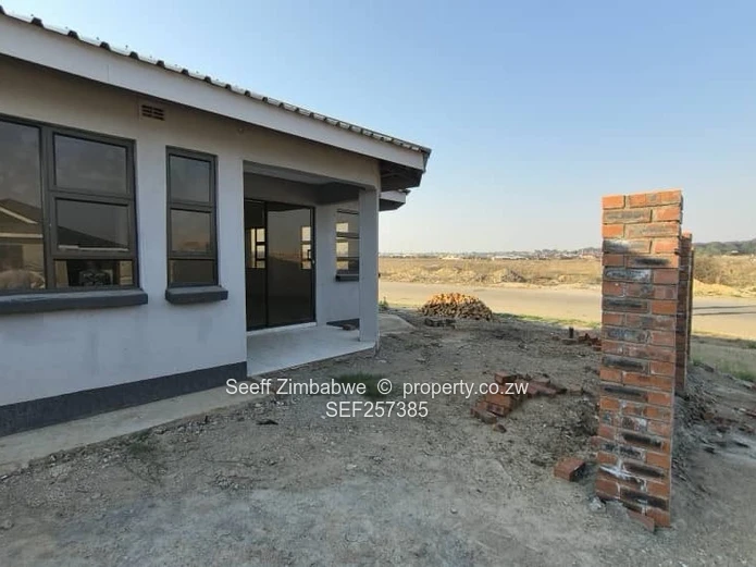Southview Park: HOUSE FOR SALE - NEAR COMPLETION- 240 m²