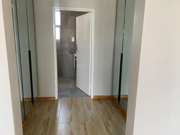 3 Bedroom Flat & Apartment