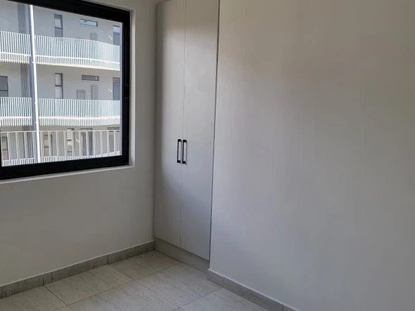 2 Bedroom Flat & Apartment