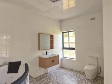 6 Bedroom Flat & Apartment