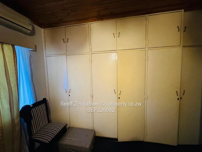 Stylish 2 Bedroom Garden Apartment in Prime Kensington (Sole Mandate)