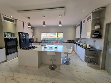 5 Bedroom House
