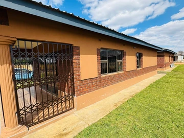 3 Bedroom Garden Flat