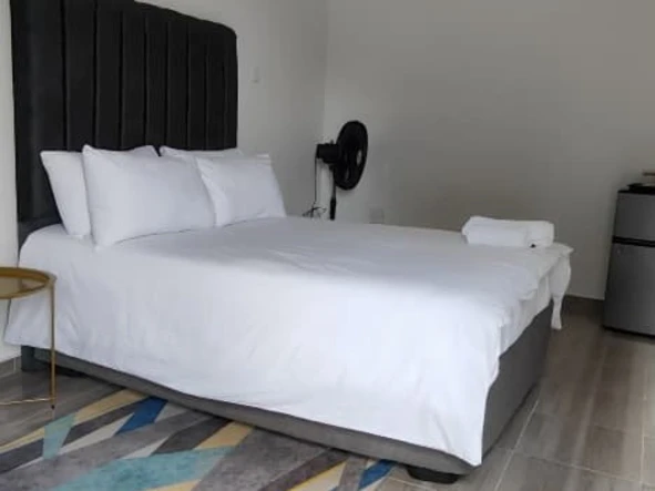 Hotel & Lodge