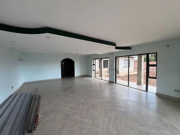 6 Bedroom House