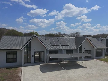 3 Bedroom Flat & Apartment