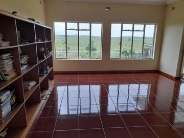 6 Bedroom House