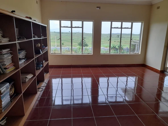 6 Bedroom House