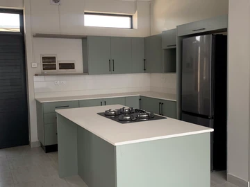 2 Bedroom Flat & Apartment