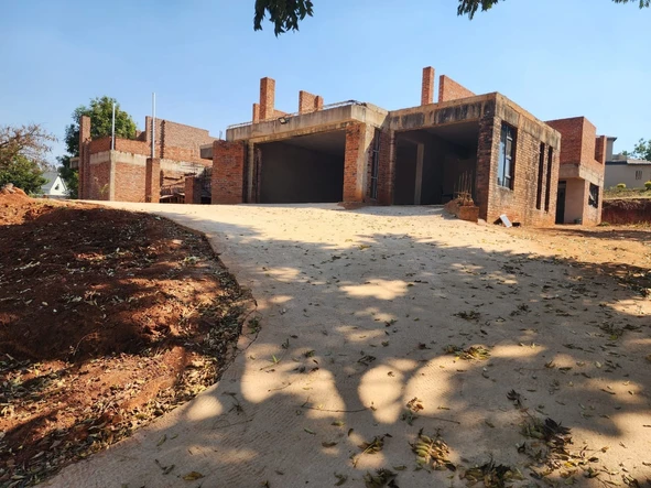 6 Bedroom House