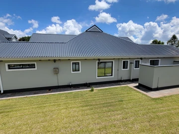 4 Bedroom Flat & Apartment