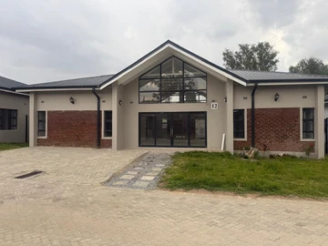 3 Bedroom Flat & Apartment