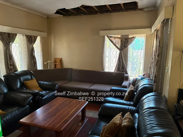 Mainway Meadows, Harare South | 3-Bedroom Propera