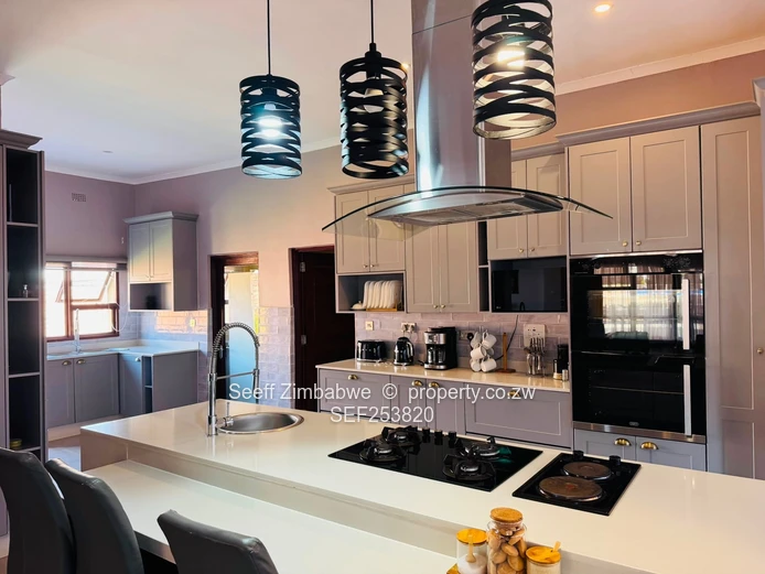 Modern 5-Bed Luxury Residence for sale in Quinnington, Borrowdale
