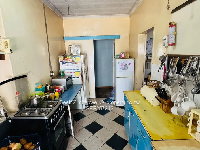 Solid 3-Bedroom Home on 5,423 sqm in Chadcombe (Sole Mandate)