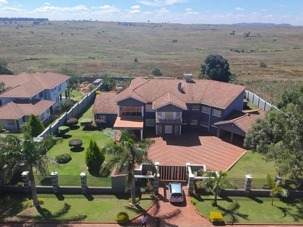 6 Bedroom House