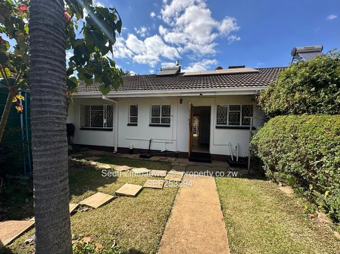 Executive 2-Bedroom Avondale Garden Flat with Dedicated Office