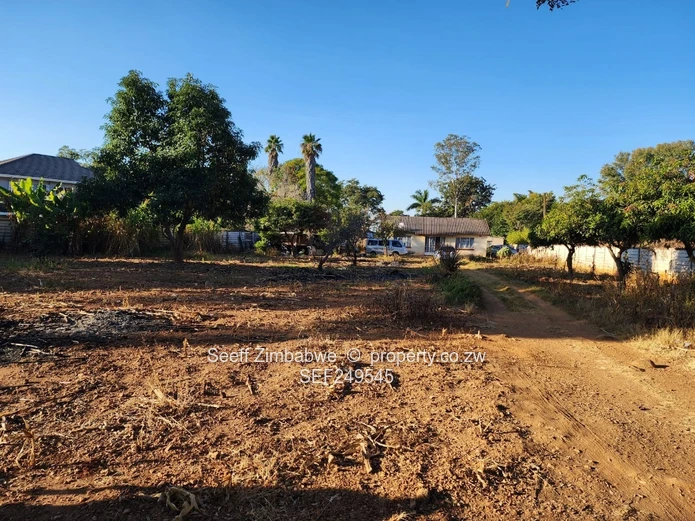 Prestigious Windmill Lane: Premier 2825 sqm Subdivision Stand with Income Cottage
