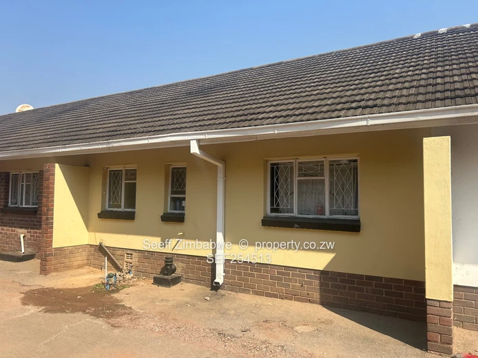 Chadcombe 2-Bed Garden Flat  (Sole Mandate)