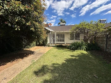 2 Bedroom Flat & Apartment