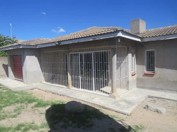 Spacious 5-Bedroom Home in Damofalls