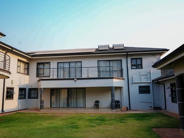 6 Bedroom House