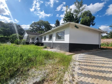 Luxurious 4-Bed Home with Pool & Borehole in Chisipite