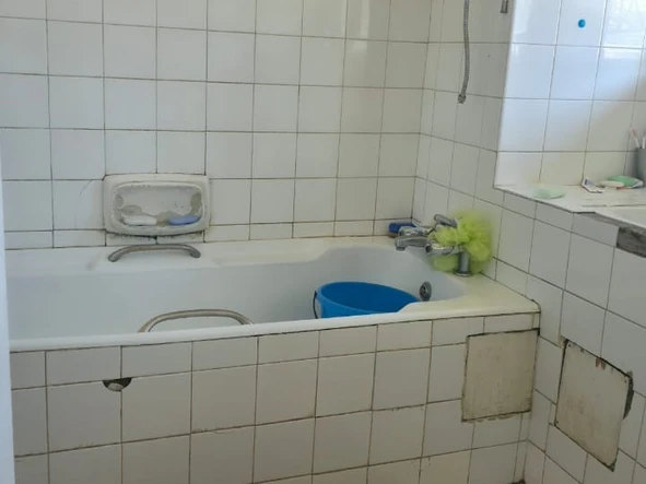 2 Bedroom Flat & Apartment
