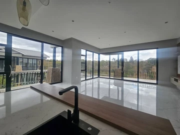 4 Bedroom Flat & Apartment